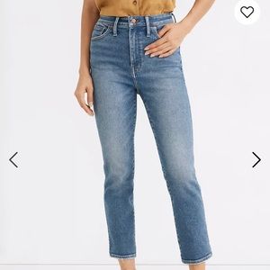 Madewell Petite Curvy Stovepipe Jeans in Ditmas Wash